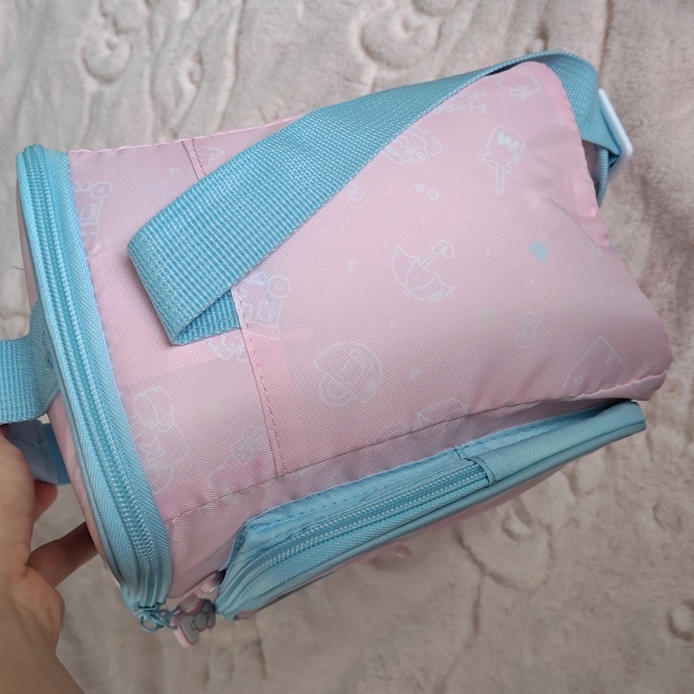 Igloo x Hello Kitty 50th Anniversary Limited Edition 9-can Cooler Bag - Picture 7 of 10
